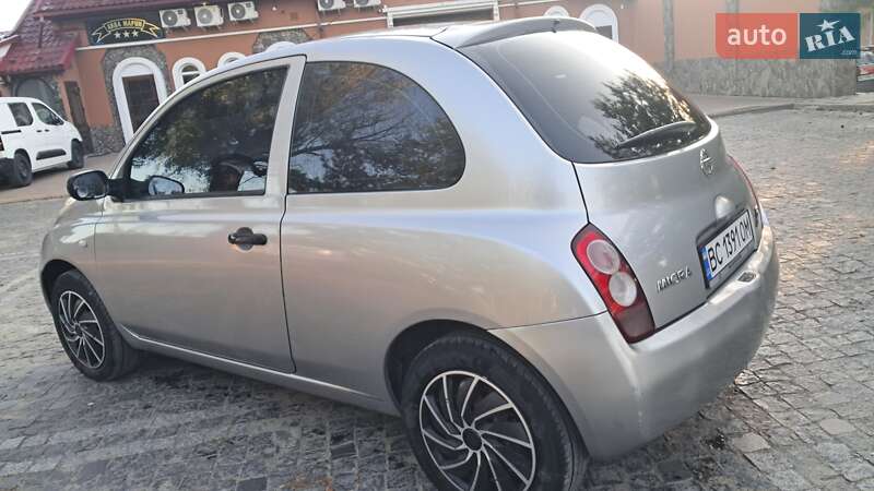 Хэтчбек Nissan Micra 2004 в Самборе