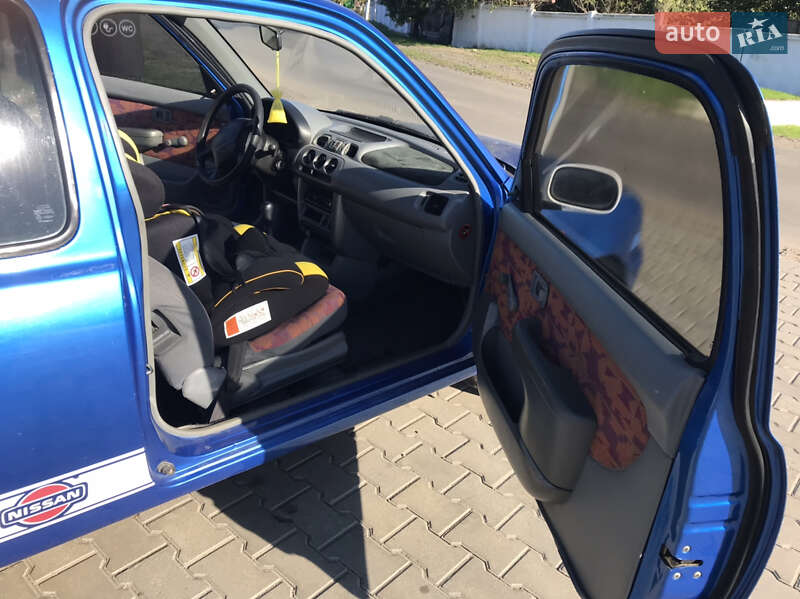 Хэтчбек Nissan Micra 1999 в Тарутине