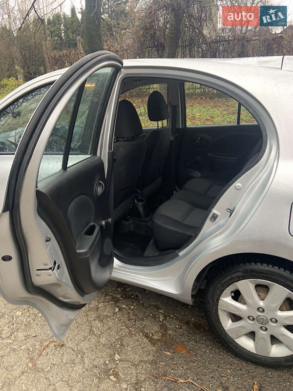 Хетчбек Nissan Micra 2010 в Новоселиці