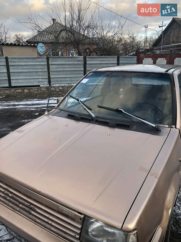 Хетчбек Nissan Micra 1987 в Кропивницькому