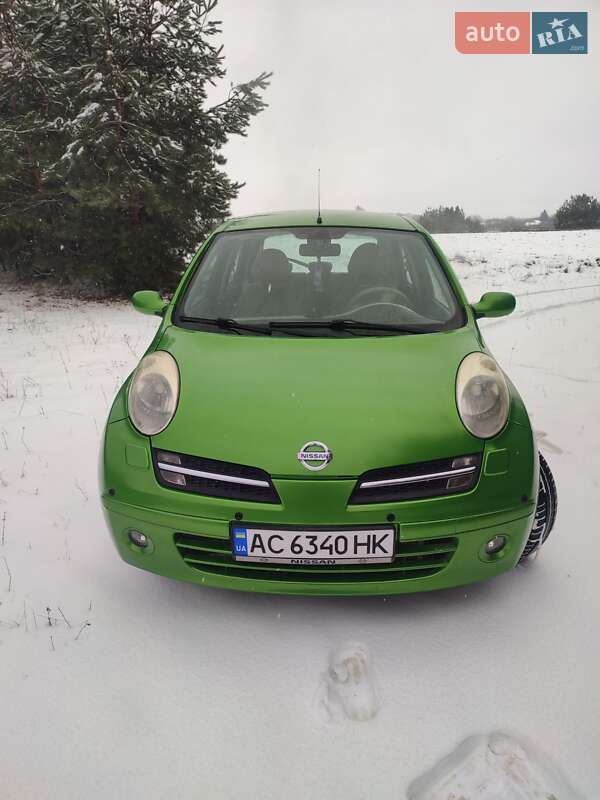 Хэтчбек Nissan Micra 2005 в Турийске