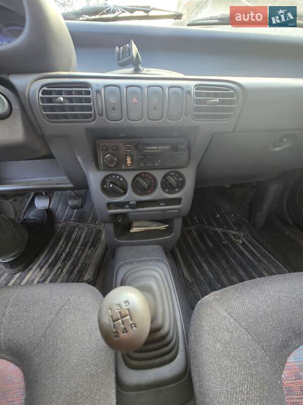 Хетчбек Nissan Micra 1999 в Володимирі