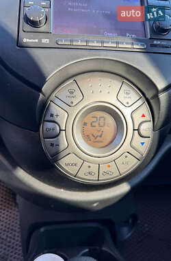 Хэтчбек Nissan Micra 2013 в 