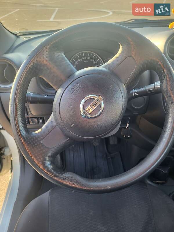 Хетчбек Nissan Micra 2013 в Києві