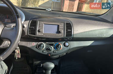 Хэтчбек Nissan Micra 2010 в 