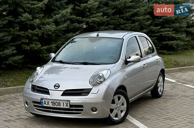 Хэтчбек Nissan Micra 2004 в 