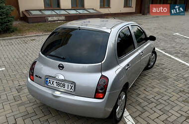 Хэтчбек Nissan Micra 2004 в 