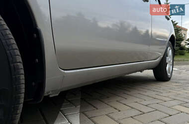 Хэтчбек Nissan Micra 2004 в 