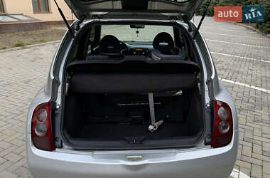 Хэтчбек Nissan Micra 2004 в 