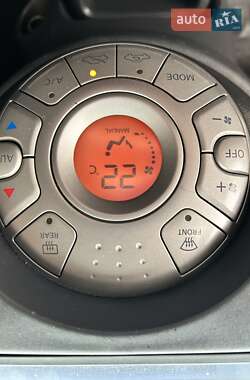 Хетчбек Nissan Micra 2011 в 