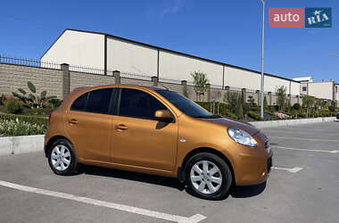 Хэтчбек Nissan Micra 2013 в 
