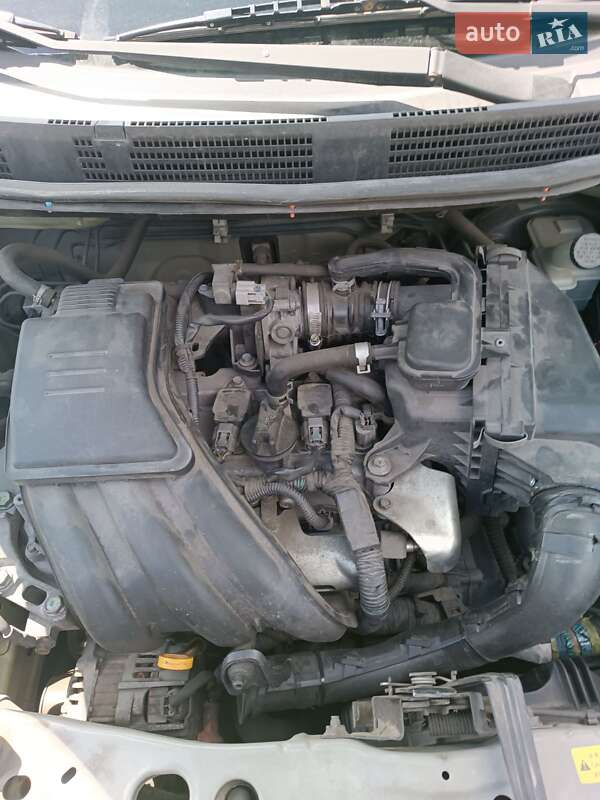 Хетчбек Nissan Micra 2013 в Києві