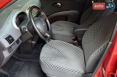 Хетчбек Nissan Micra 2005 в 