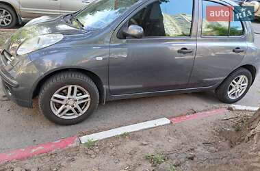 Хэтчбек Nissan Micra 2006 в 