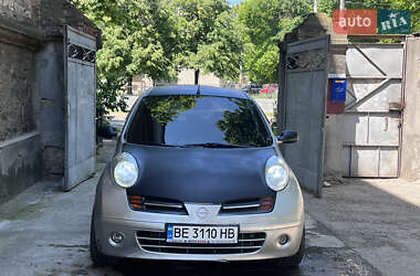 Хэтчбек Nissan Micra 2003 в 