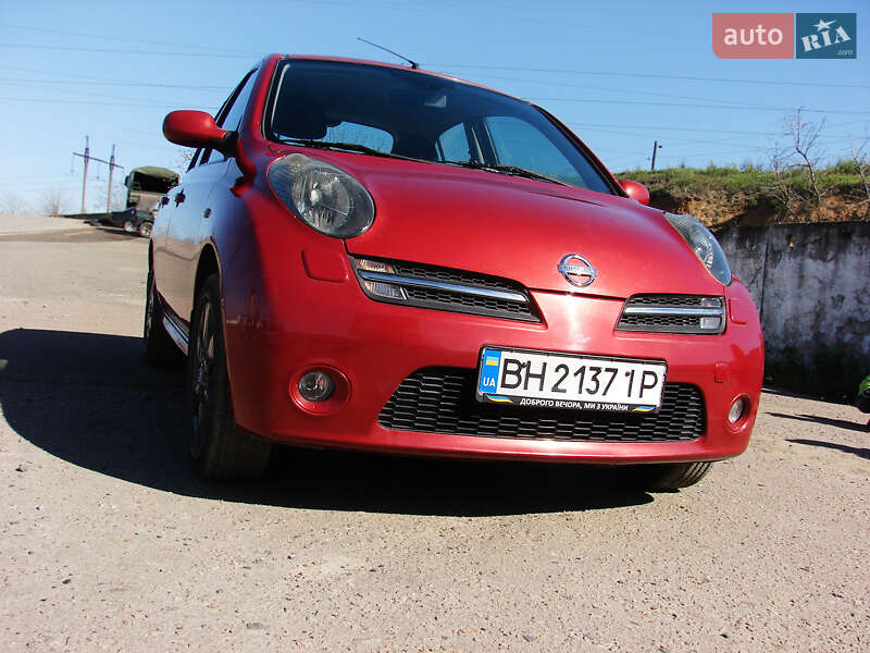 Хетчбек Nissan Micra 2005 в 