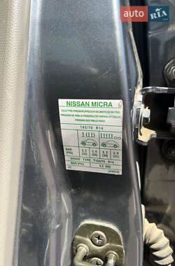 Хэтчбек Nissan Micra 2004 в 