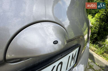 Хэтчбек Nissan Micra 2006 в 