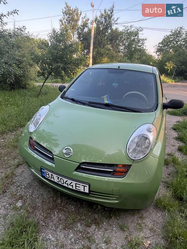 Хетчбек Nissan Micra 2004 в Новомиргороді