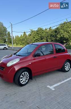 Хэтчбек Nissan Micra 2004 в 
