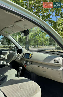 Хетчбек Nissan Micra 2006 в 
