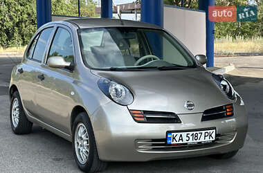 Хэтчбек Nissan Micra 2004 в 
