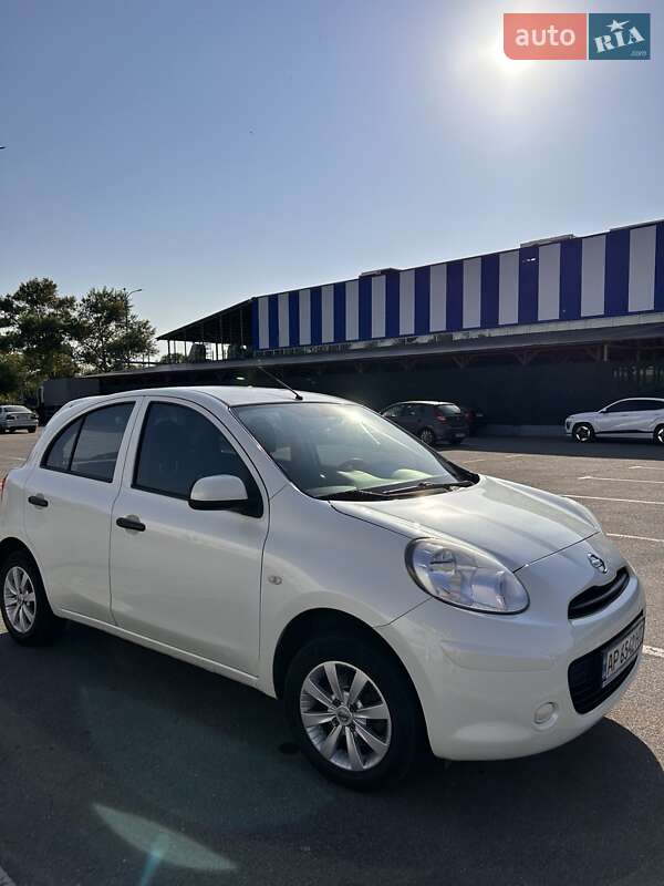 Хетчбек Nissan Micra 2015 в Запоріжжі