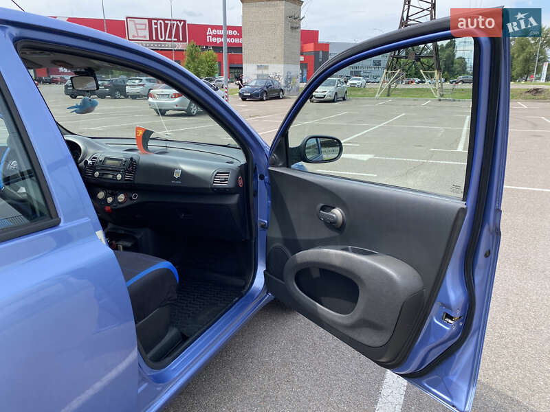 Хэтчбек Nissan Micra 2005 в Киеве