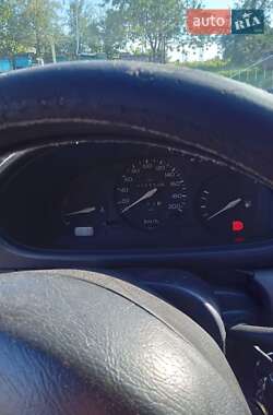 Хетчбек Nissan Micra 1997 в Отинії