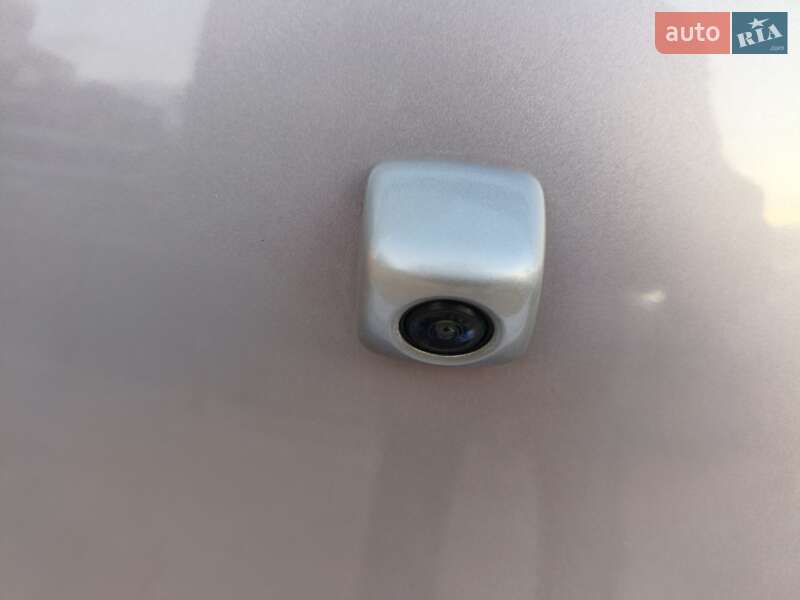 Хэтчбек Nissan Micra 2016 в Киеве