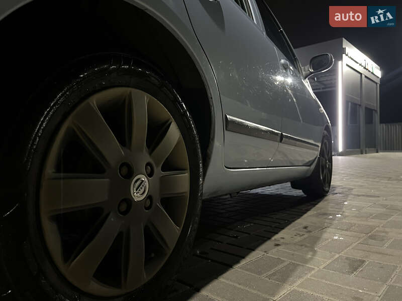 Хэтчбек Nissan Micra 2005 в Киеве