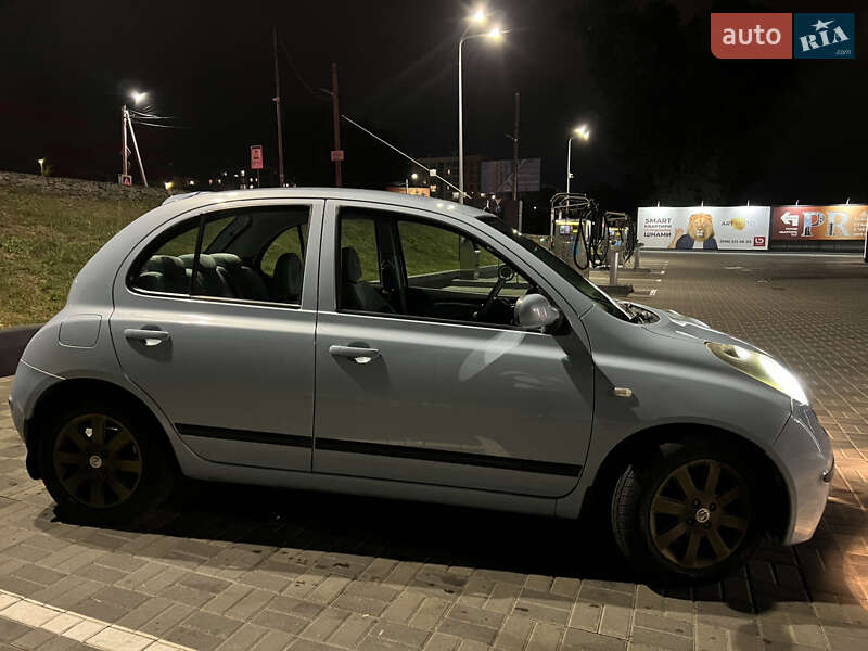 Хэтчбек Nissan Micra 2005 в Киеве