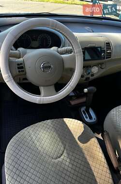 Хэтчбек Nissan Micra 2006 в 
