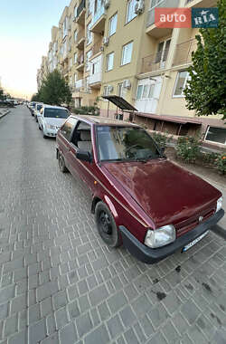 Хэтчбек Nissan Micra 1989 в Авангарде
