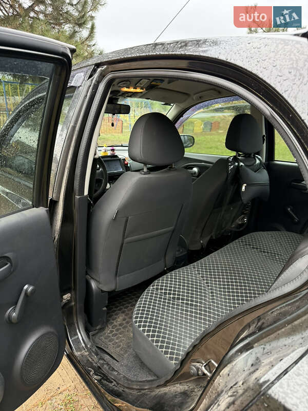 Хетчбек Nissan Micra 2006 в Павлограді