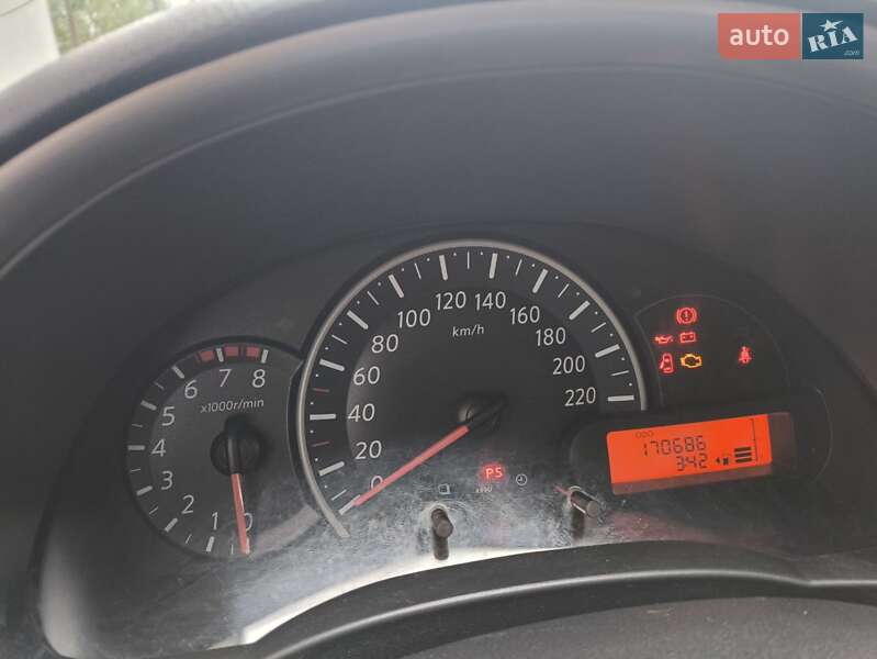 Хэтчбек Nissan Micra 2011 в Черновцах фото 13 Хэтчбек Nissan Micra 2011 в Черновцах