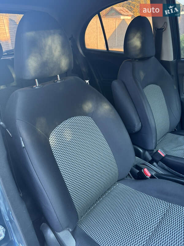 Хэтчбек Nissan Micra 2014 в Днепре