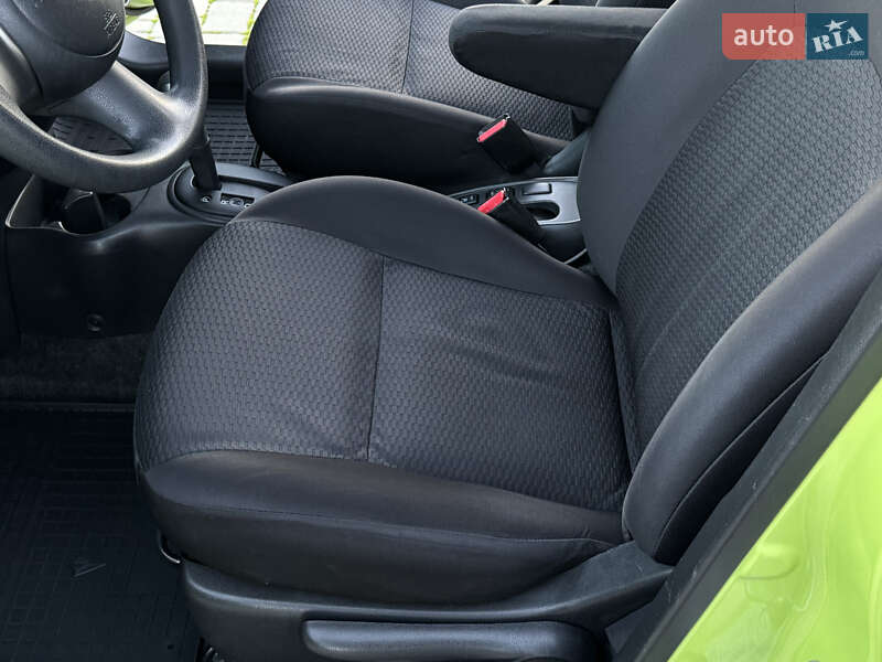 Хетчбек Nissan Micra 2013 в Одесі