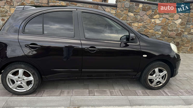 Хэтчбек Nissan Micra 2011 в Ровно