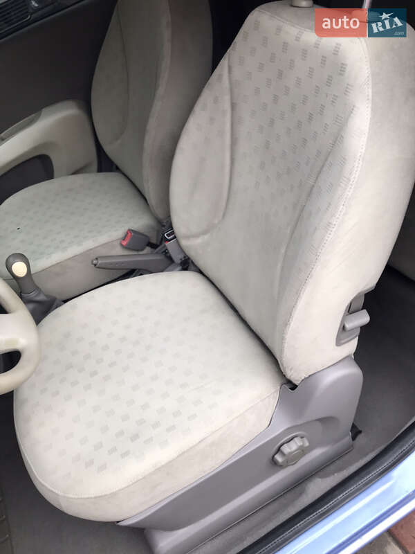 Хетчбек Nissan Micra 2003 в Запоріжжі