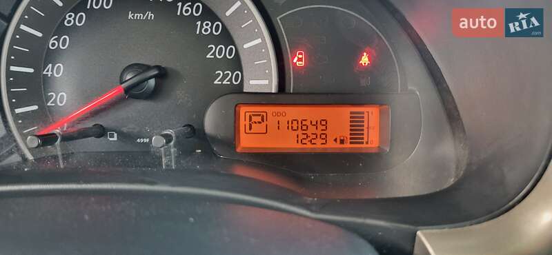 Хетчбек Nissan Micra 2013 в Києві фото 14 Хетчбек Nissan Micra 2013 в Києві