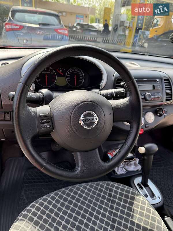 Хэтчбек Nissan Micra 2005 в Яготине