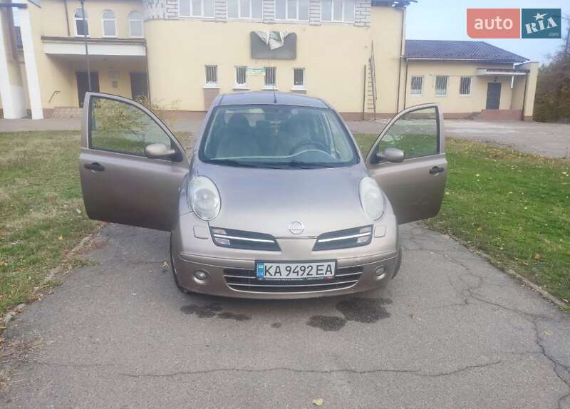 Хетчбек Nissan Micra 2007 в Десні