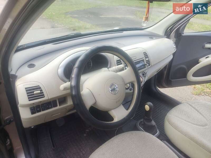 Хетчбек Nissan Micra 2007 в Десні