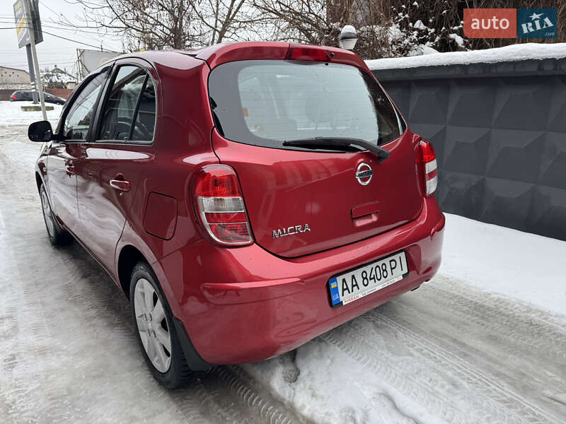 Хэтчбек Nissan Micra 2015 в Киеве