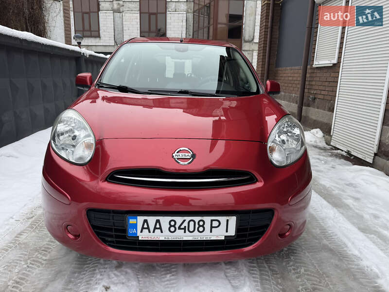 Хэтчбек Nissan Micra 2015 в Киеве