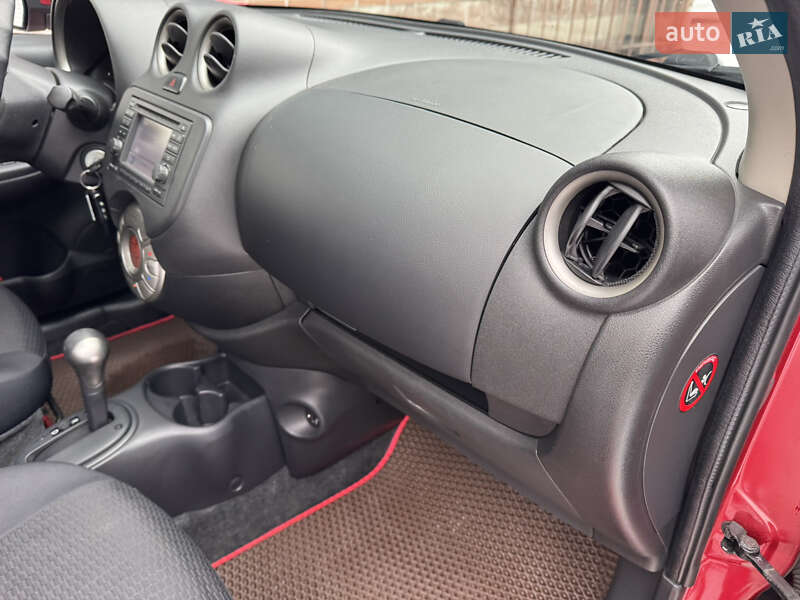 Хэтчбек Nissan Micra 2015 в Киеве