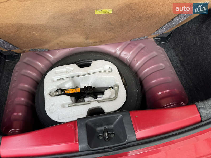 Хэтчбек Nissan Micra 2015 в Киеве