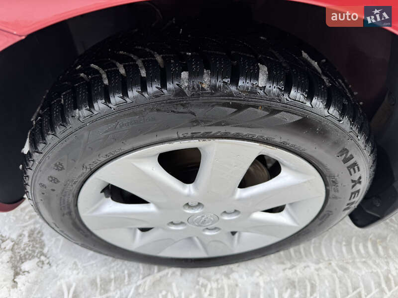 Хэтчбек Nissan Micra 2015 в Киеве