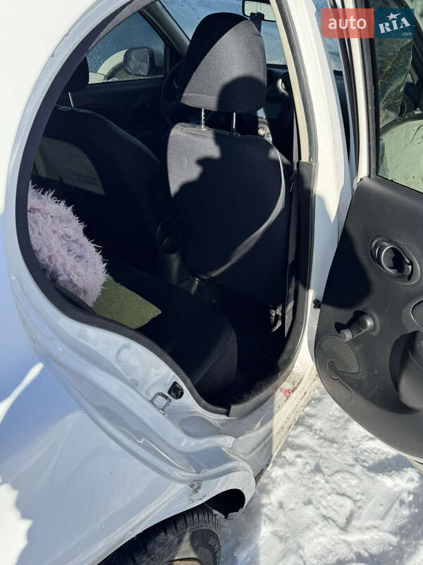 Хэтчбек Nissan Micra 2015 в Хотове